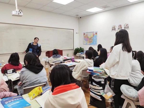 课上课下 全力拼搏.jpg
