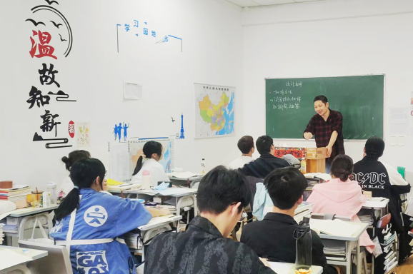 艺考生文化课辅导，考生坚定信心很重要