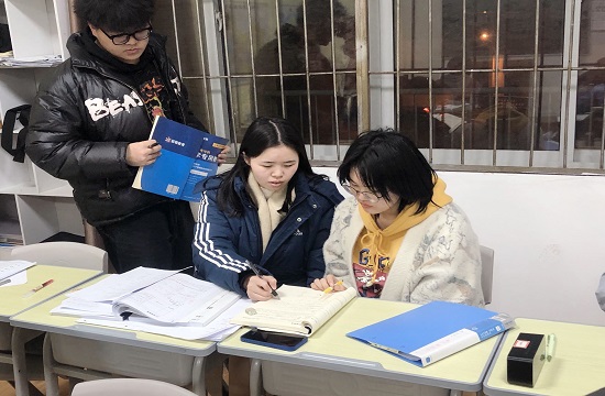 高考文化课培训学校